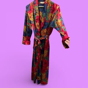 Cute silky floral maxi robe pockets tie waist vintage 80s maximalist luxury